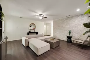 1906 Surrey Cir, Grand Prairie, TX 75050 - Photo 7