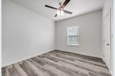 924 W Collins Street, Denison, TX 75020 - Photo 19