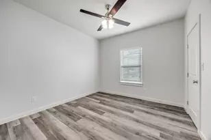 924 W Collins St, Denison, TX 75020 - Photo 19