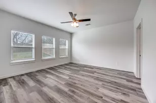 924 W Collins St, Denison, TX 75020 - Photo 11