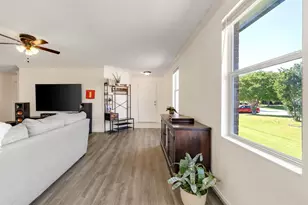 2633 Harbor Lights Dr, Little Elm, TX 75068 - Photo 5