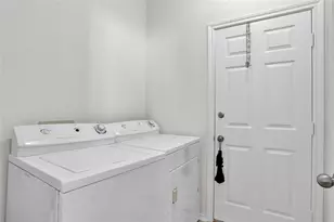 1128 Oakcrest Dr, Providence Village, TX 76227 - Photo 13