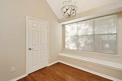 114 Midcrest Drive, Irving, TX 75063 - Photo 11