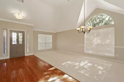 114 Midcrest Drive, Irving, TX 75063 - Photo 5