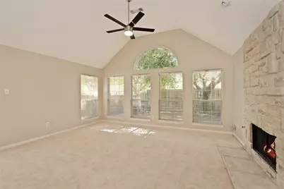 114 Midcrest Drive, Irving, TX 75063 - Photo 13