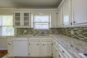 7024 Shauna Dr, North Richland Hills, TX 76180 - Photo 11