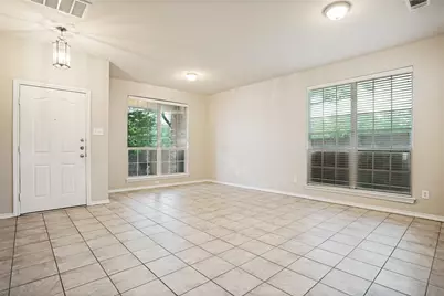 734 Crownpoint Court, Arlington, TX 76002 - Photo 3