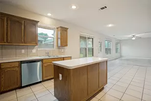 734 Crownpoint Ct, Arlington, TX 76002 - Photo 11
