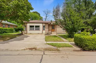 2002 Shawnee St, Denton, TX 76209 - Photo 31