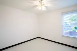 2044 Hillshire Dr, Lewisville, TX 75067 - Photo 23