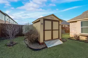 550 Lily St, Crowley, TX 76036 - Photo 27