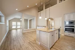 550 Lily St, Crowley, TX 76036 - Photo 7