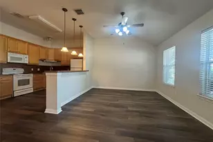 1010 Teresa Ct, Granbury, TX 76048 - Photo 3