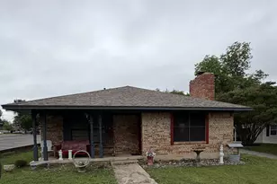 305 N Union, Whitesboro, TX 76273 - Photo 1
