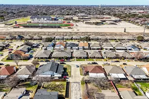 2508 Summer Pl Dr, Arlington, TX 76014 - Photo 9