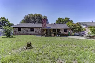521 E Mustang St, Crowley, TX 76036 - Photo 31