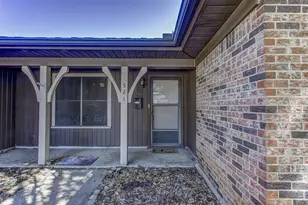 521 E Mustang St, Crowley, TX 76036 - Photo 5