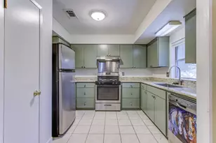 521 E Mustang St, Crowley, TX 76036 - Photo 11