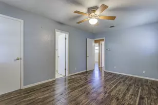 521 E Mustang St, Crowley, TX 76036 - Photo 17