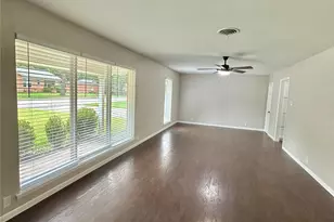 306 Line Dr, Gainesville, TX 76240 - Photo 5