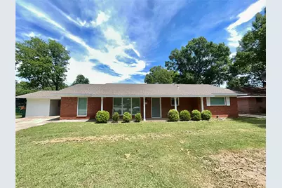306 Line Drive, Gainesville, TX 76240 - Photo 1