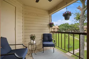 16301 Ledgemont Ln, Addison, TX 75001 - Photo 3