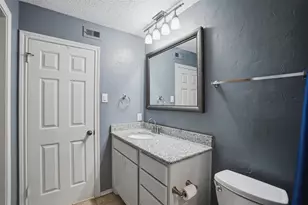 16301 Ledgemont Ln, Addison, TX 75001 - Photo 13