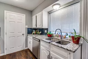 9645 Limestone Dr, Dallas, TX 75217 - Photo 5