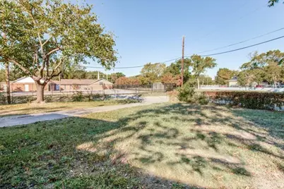 9645 Limestone Drive, Dallas, TX 75217 - Photo 15