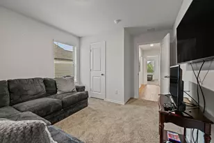 943 Buttercup Dr, Pilot Point, TX 76258 - Photo 11