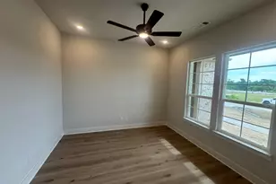 709 Water Side Dr, Van Alstyne, TX 75495 - Photo 5