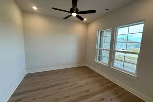709 Water Side Dr, Van Alstyne, TX 75495 - Photo 5