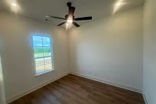 707 Water Side Dr, Van Alstyne, TX 75495 - Photo 5
