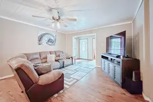 303 N 30th St, Corsicana, TX 75110 - Photo 5