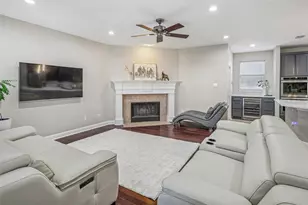 8812 Bluffcreek Ln, Plano, TX 75024 - Photo 11