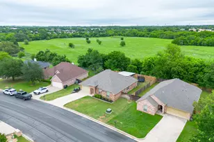 210 Willow Creek Dr, Weatherford, TX 76085 - Photo 33