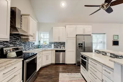 2521 Benbrook Boulevard, Fort Worth, TX 76109 - Photo 13
