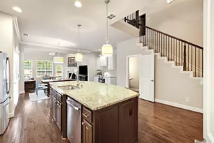 428 King Galloway Dr, Lewisville, TX 75056 - Photo 5