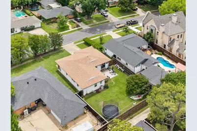 8852 Larchwood Drive, Dallas, TX 75238 - Photo 29