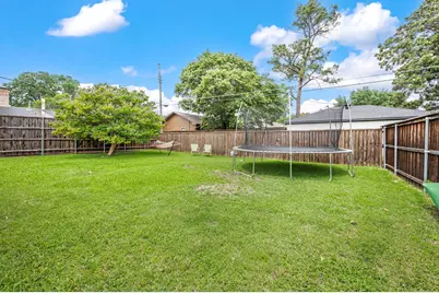 8852 Larchwood Drive, Dallas, TX 75238 - Photo 25