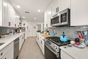 8852 Larchwood Dr, Dallas, TX 75238 - Photo 13