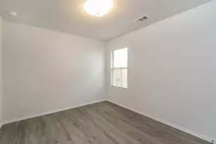 7405 Skylight Dr, Fort Worth, TX 76112 - Photo 9