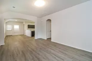 7405 Skylight Dr, Fort Worth, TX 76112 - Photo 3