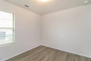 7405 Skylight Dr, Fort Worth, TX 76112 - Photo 7