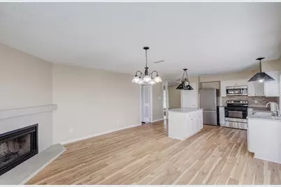 2101 Deerfield Drive, Carrollton, TX 75007 - Photo 7