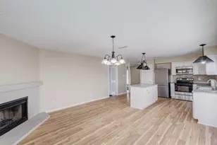2101 Deerfield Dr, Carrollton, TX 75007 - Photo 7