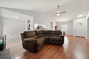 4212 Glen Pines Dr, Arlington, TX 76016 - Photo 5