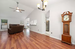 4212 Glen Pines Dr, Arlington, TX 76016 - Photo 9