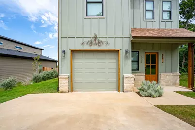 924 Arkansas River Drive, Granbury, TX 76048 - Photo 3