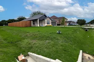 1625 Avenue D, Grand Prairie, TX 75051 - Photo 3